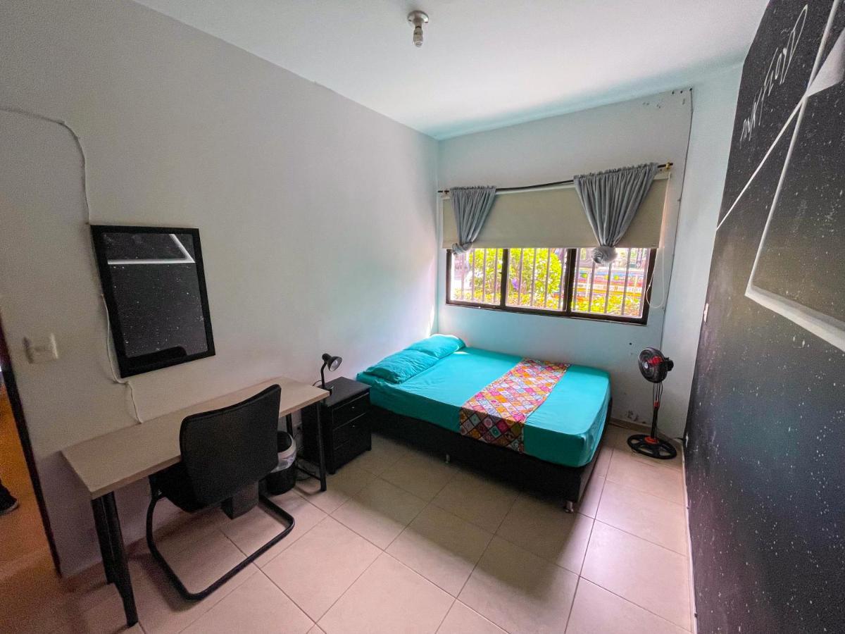 Casa Clandestina Guest House Medellín Zewnętrze zdjęcie